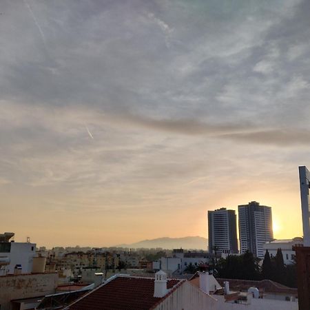 Malaga Yellow Duplex Free Parking And Terrace Exterior photo