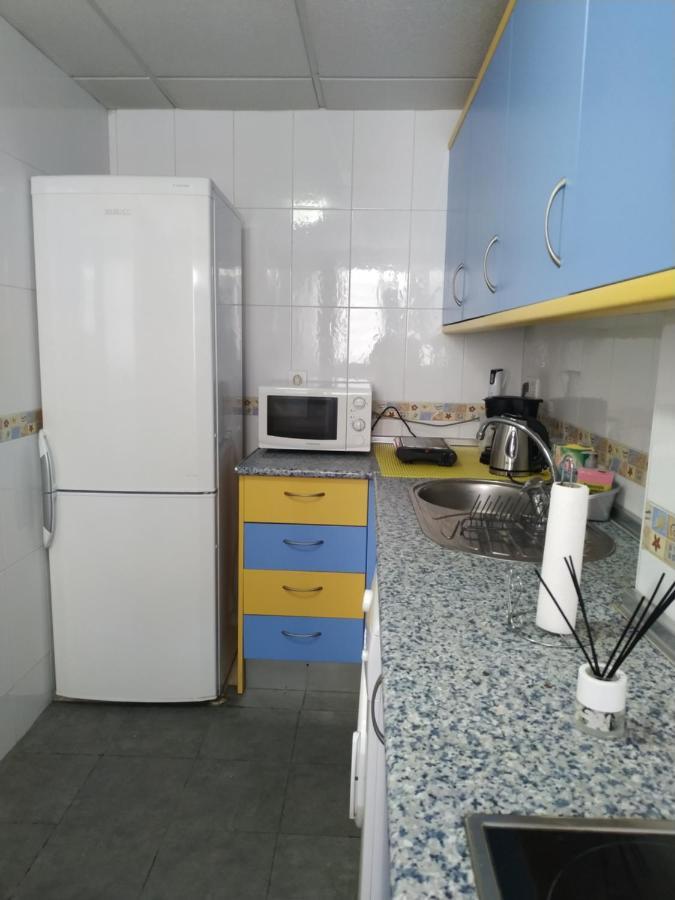 Malaga Yellow Duplex Free Parking And Terrace Exterior photo